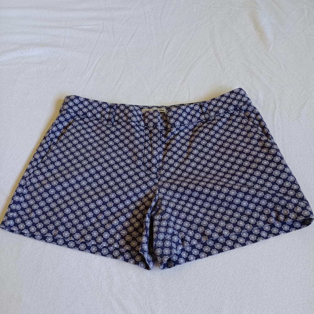 Dalia Collection Blue & White Micro Floral Chino Shorts Women's Size 6 Summer
